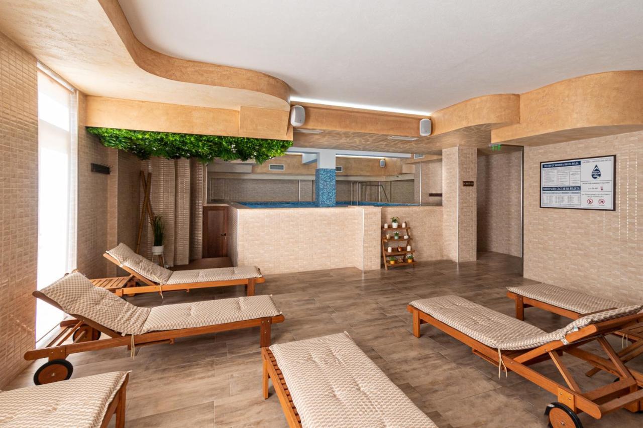 Баня Аква Ризорт Apartment Ngoại thất bức ảnh