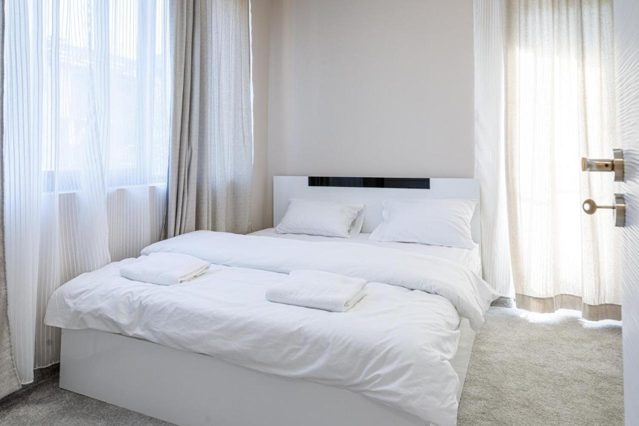Баня Аква Ризорт Apartment Ngoại thất bức ảnh