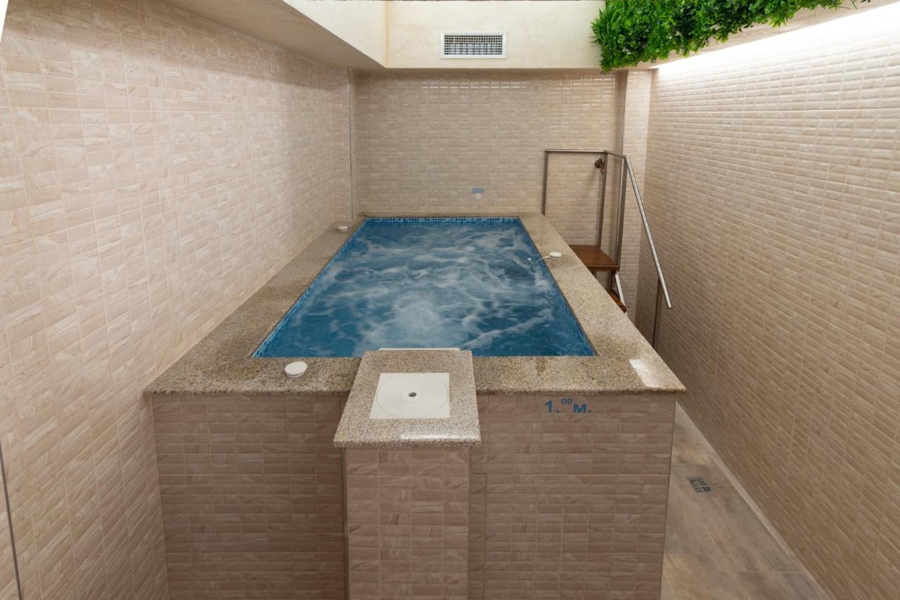 Баня Аква Ризорт Apartment Ngoại thất bức ảnh